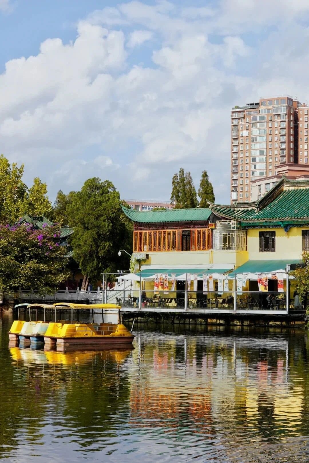 Green Lake: The Eye of Kunming