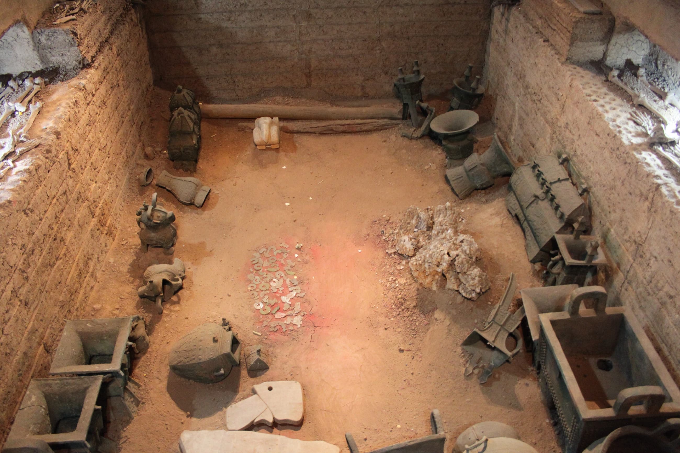 A second view of the modern tomb-site display