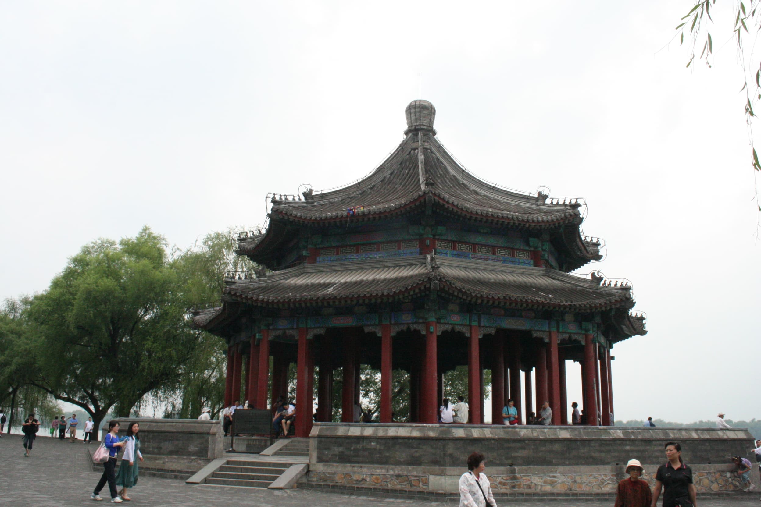 Kuoru or Spacious Pavilion at the Summer Palace
