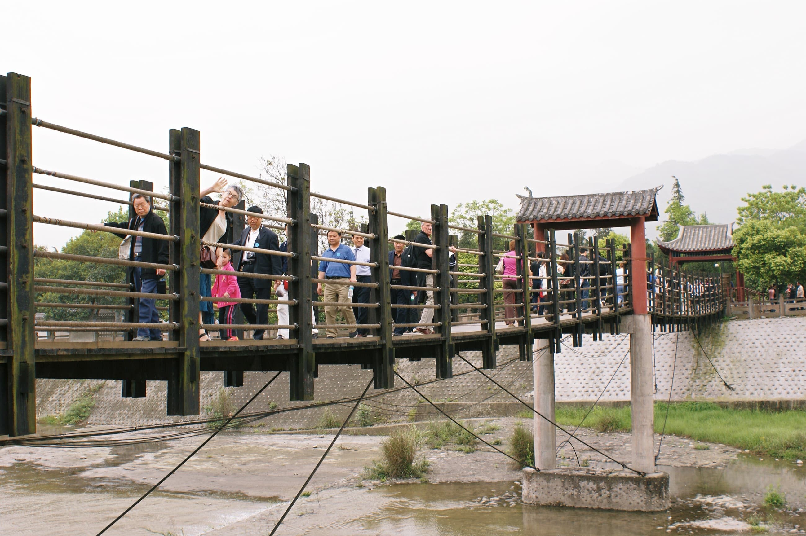 Anlan Bridge above the Dujiangyan diversion area