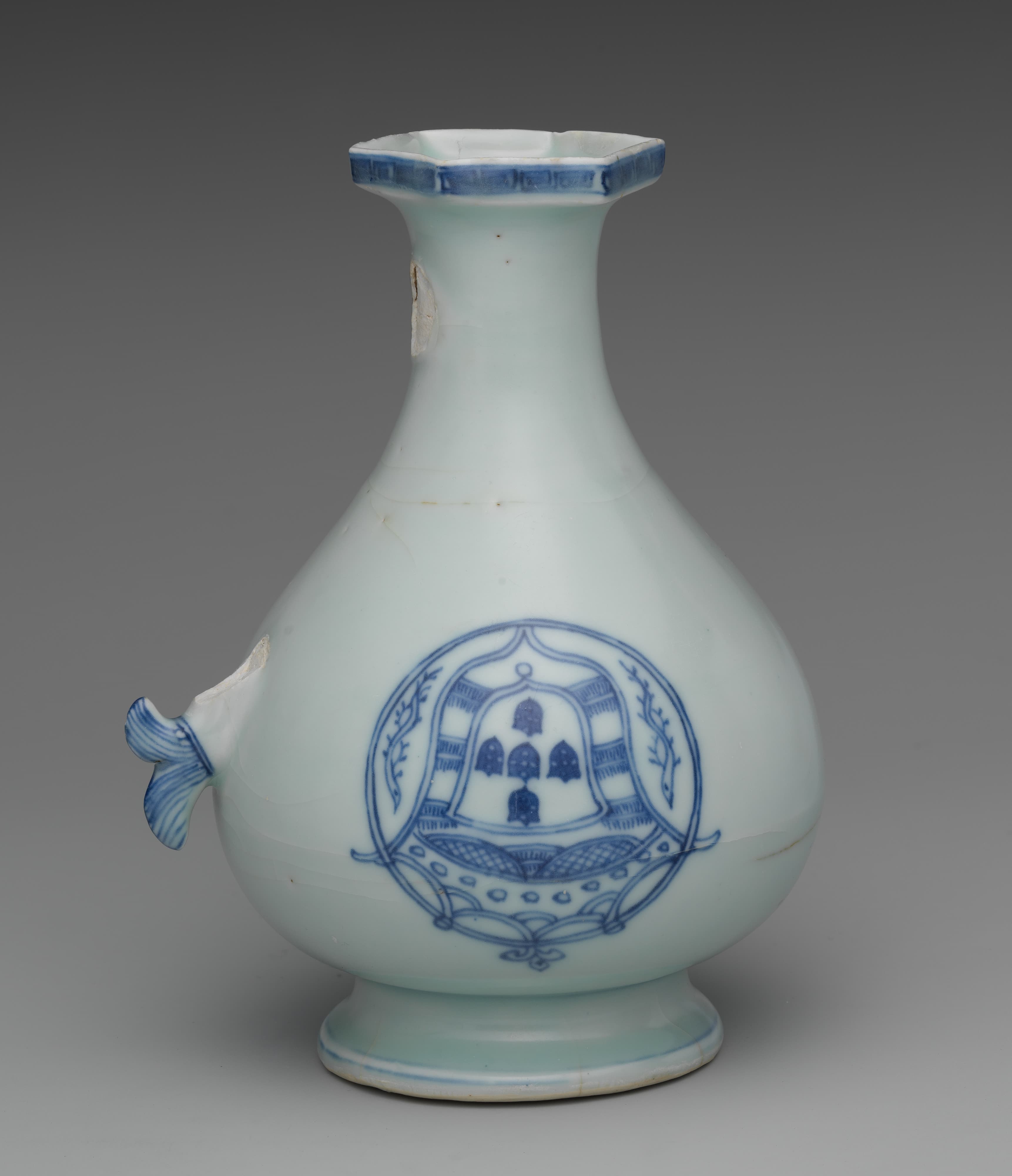 Sixteenth-century Jingdezhen jug with the Portuguese royal arms painted upside down