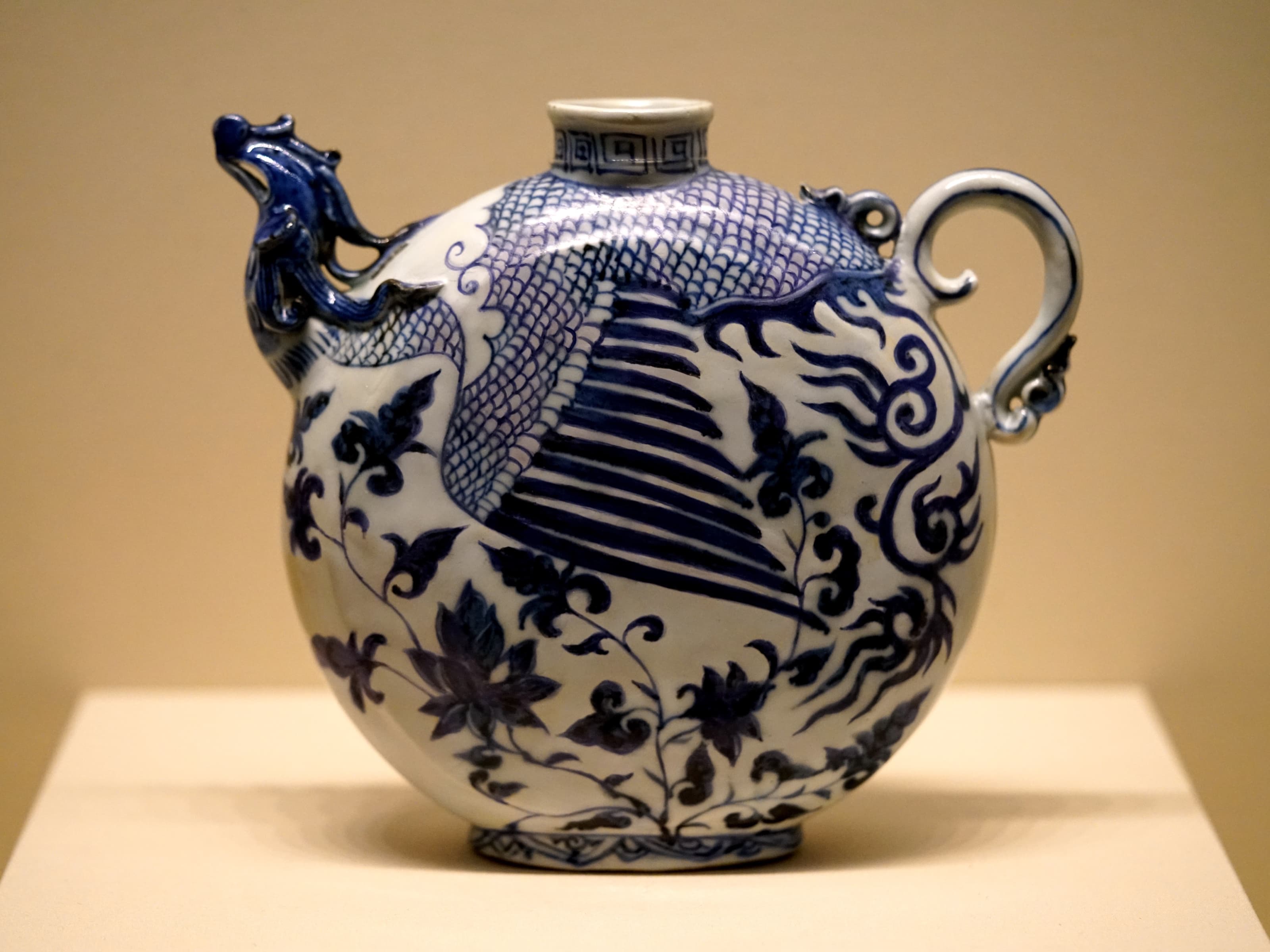 Yuan dynasty Jingdezhen blue-and-white phoenix-head flattened ewer