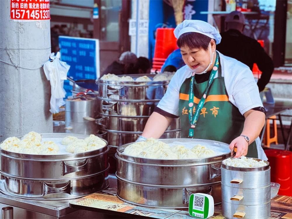 Hongzhuan Street Morning Market