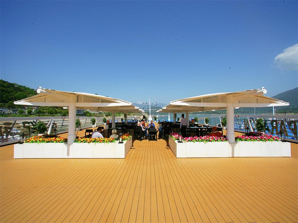 Cruise Lounge