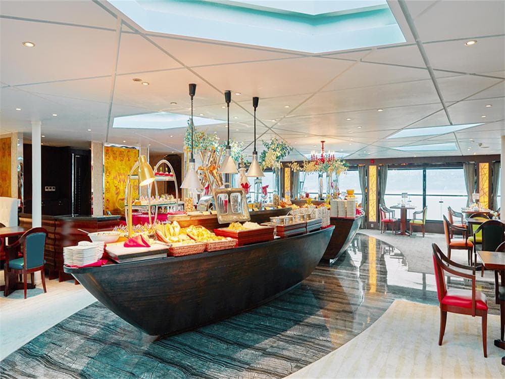Onboard Dining