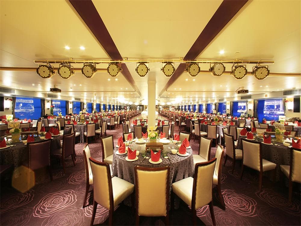 Onboard Dining