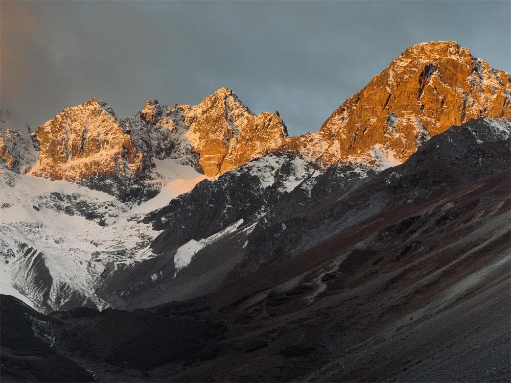 Sunrise over Meili Snow Mountain